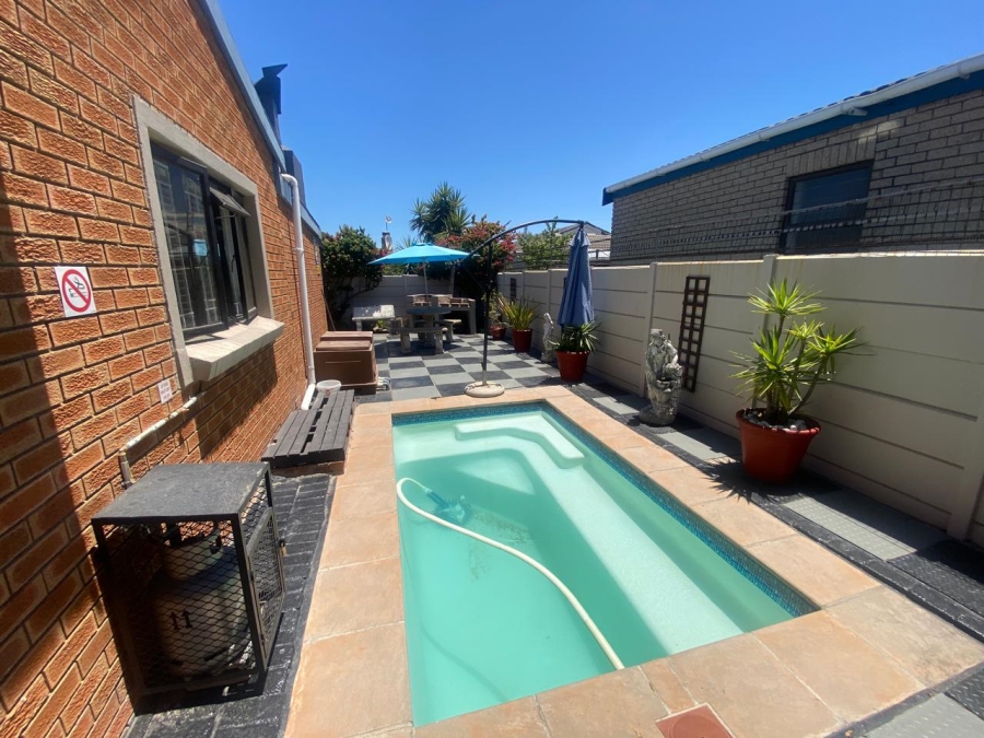 3 Bedroom Property for Sale in Soneike Western Cape